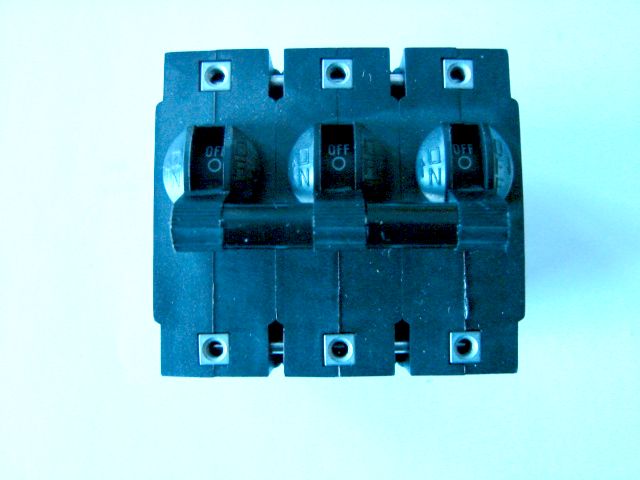 Jistič 230V AC 3-f BC60-3 černý